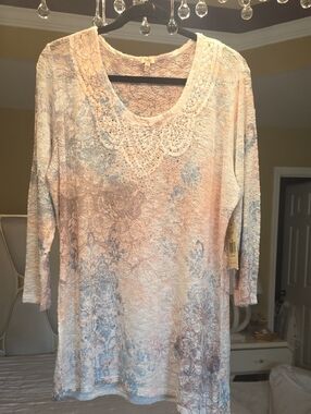 Reba Lace-Trim Scoop Neck Tunic in Pastel Peach & Light Blue Size 1X 3/4 Sleeve